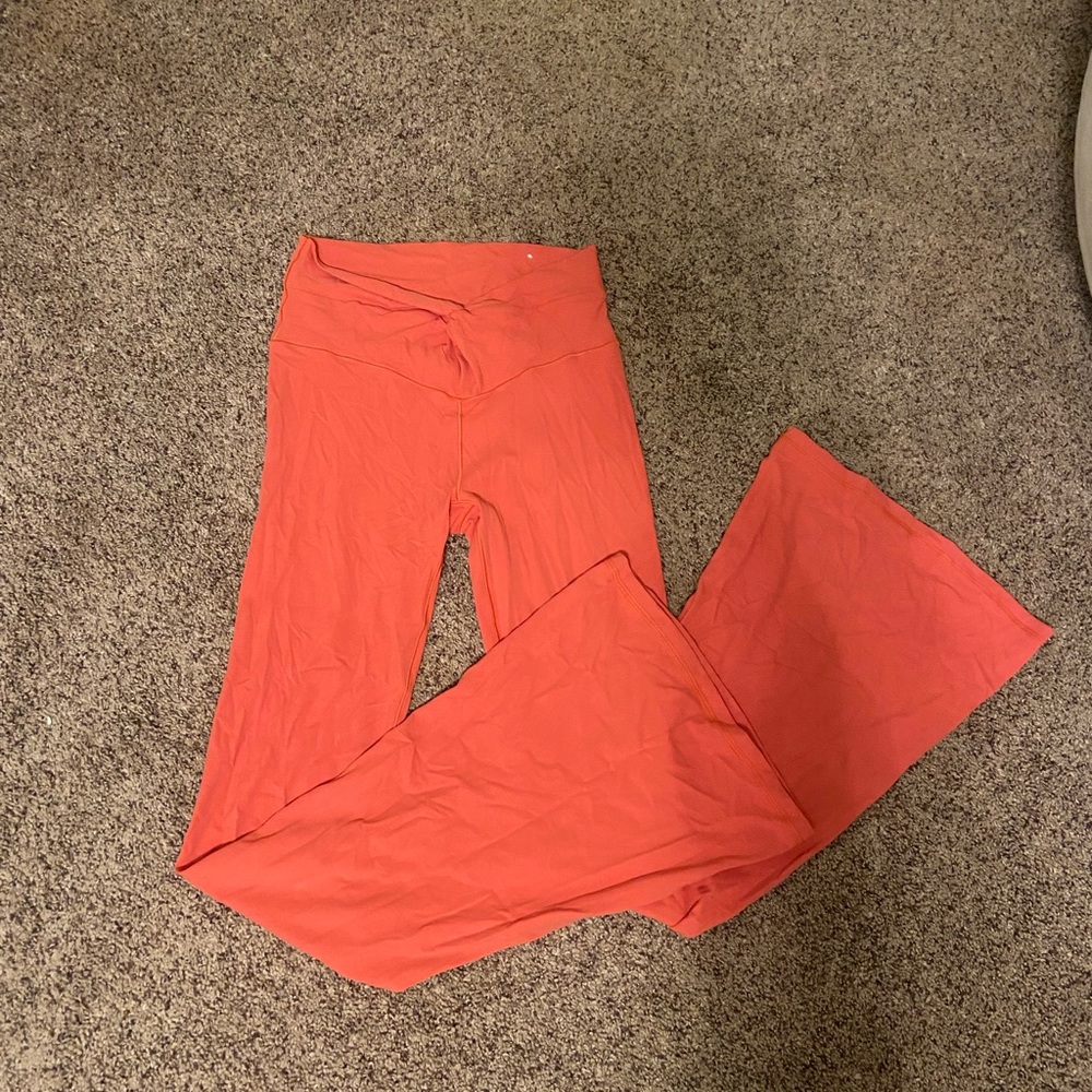 Offline knotted crossover flair leggings